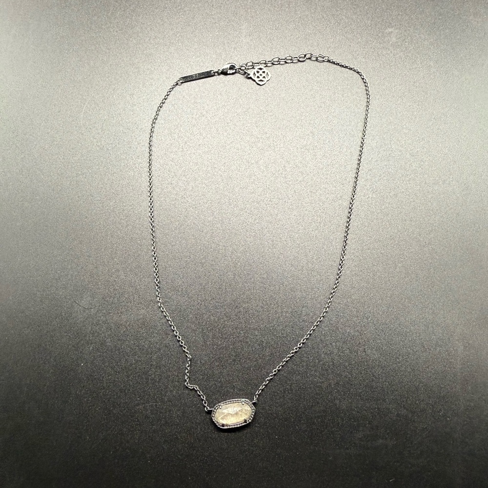 Kendra Scott necklace